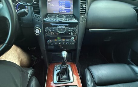 Infiniti QX70, 2015 год, 2 550 000 рублей, 8 фотография