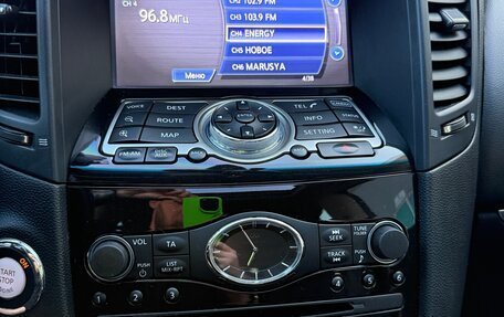 Infiniti QX70, 2015 год, 2 550 000 рублей, 9 фотография