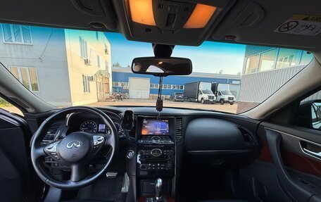 Infiniti QX70, 2015 год, 2 550 000 рублей, 13 фотография