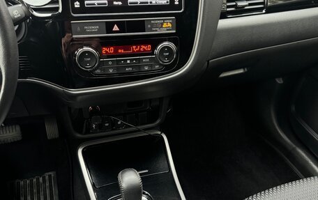 Mitsubishi Outlander III рестайлинг 3, 2019 год, 2 350 000 рублей, 17 фотография