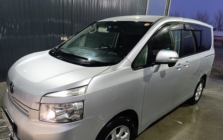 Toyota Voxy II, 2009 год, 1 450 000 рублей, 4 фотография