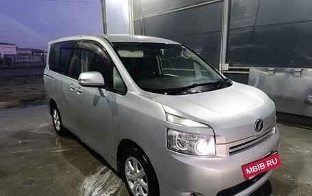 Toyota Voxy II, 2009 год, 1 450 000 рублей, 5 фотография
