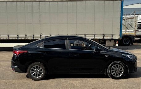Hyundai Solaris II рестайлинг, 2021 год, 1 700 000 рублей, 5 фотография