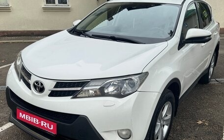 Toyota RAV4, 2013 год, 2 350 000 рублей, 2 фотография