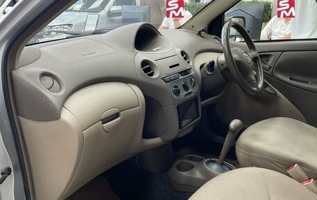 Toyota Platz, 2004 год, 388 900 рублей, 8 фотография
