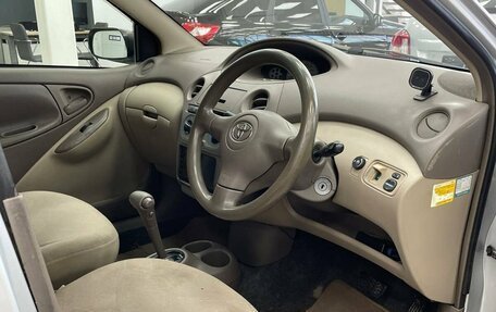 Toyota Platz, 2004 год, 388 900 рублей, 12 фотография