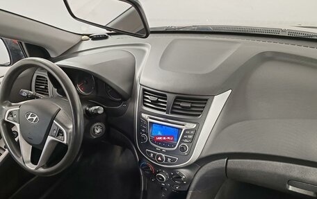 Hyundai Solaris II рестайлинг, 2012 год, 820 000 рублей, 11 фотография