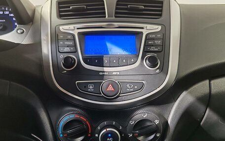 Hyundai Solaris II рестайлинг, 2012 год, 820 000 рублей, 15 фотография