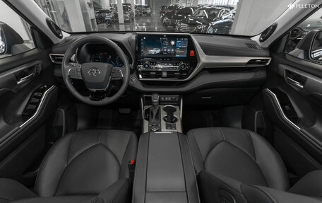 Toyota Highlander, 2024 год, 5 100 000 рублей, 8 фотография