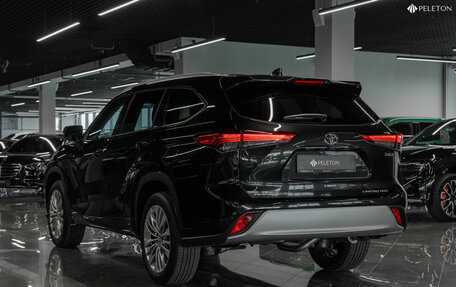 Toyota Highlander, 2024 год, 5 100 000 рублей, 4 фотография
