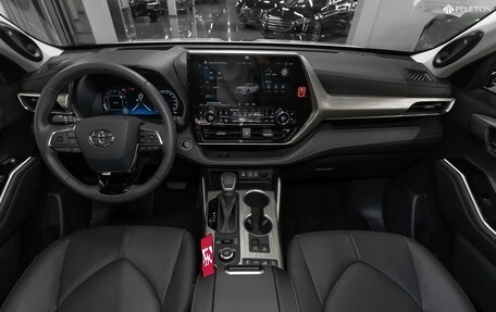Toyota Highlander, 2025 год, 5 200 000 рублей, 8 фотография