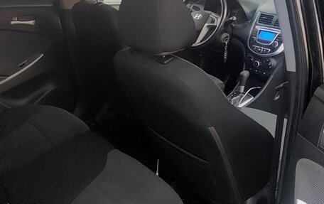 Hyundai Solaris II рестайлинг, 2014 год, 730 000 рублей, 3 фотография