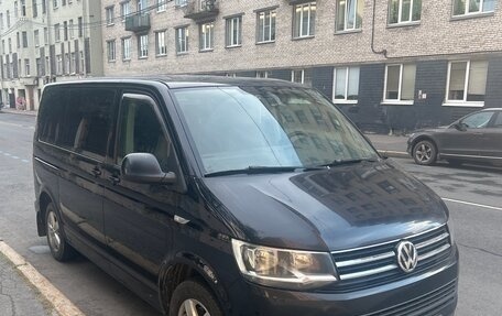 Volkswagen Caravelle T6 рестайлинг, 2015 год, 2 490 000 рублей, 2 фотография