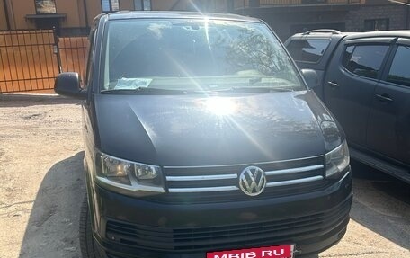 Volkswagen Caravelle T6 рестайлинг, 2015 год, 2 490 000 рублей, 12 фотография