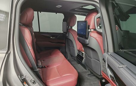 Lexus LX, 2023 год, 16 000 000 рублей, 19 фотография