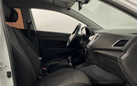 Hyundai Solaris II рестайлинг, 2018 год, 1 220 000 рублей, 11 фотография