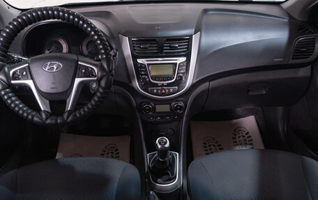 Hyundai Solaris II рестайлинг, 2011 год, 699 000 рублей, 8 фотография