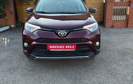 Toyota RAV4, 2017 год, 2 550 000 рублей, 3 фотография