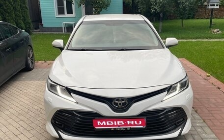 Toyota Camry, 2020 год, 2 450 000 рублей, 1 фотография