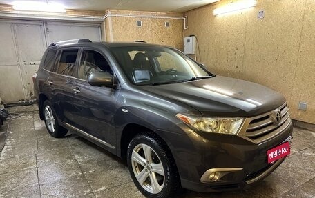 Toyota Highlander III, 2011 год, 2 100 000 рублей, 1 фотография