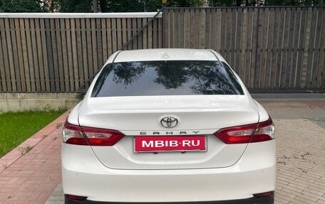 Toyota Camry, 2020 год, 2 450 000 рублей, 3 фотография