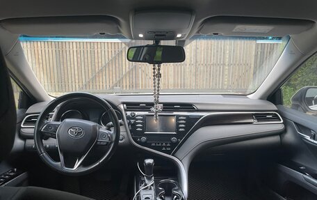 Toyota Camry, 2020 год, 2 450 000 рублей, 8 фотография