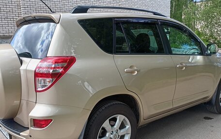 Toyota RAV4, 2011 год, 1 750 000 рублей, 10 фотография