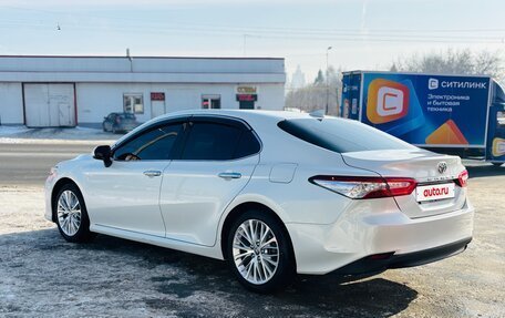 Toyota Camry, 2020 год, 3 000 000 рублей, 2 фотография