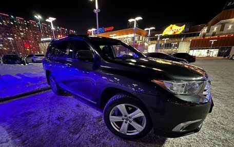 Toyota Highlander III, 2011 год, 2 100 000 рублей, 2 фотография