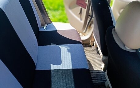 Toyota Platz, 2005 год, 450 000 рублей, 2 фотография