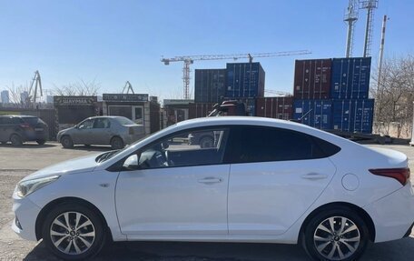 Hyundai Solaris II рестайлинг, 2017 год, 950 000 рублей, 5 фотография