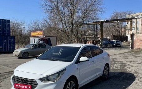 Hyundai Solaris II рестайлинг, 2017 год, 950 000 рублей, 2 фотография
