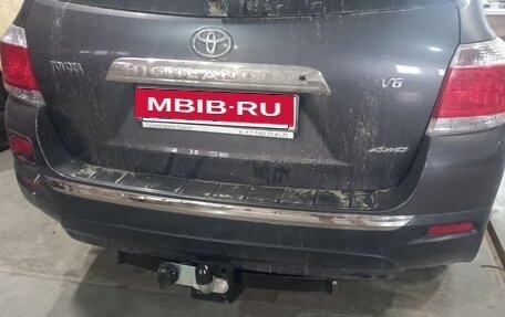 Toyota Highlander III, 2011 год, 2 100 000 рублей, 4 фотография