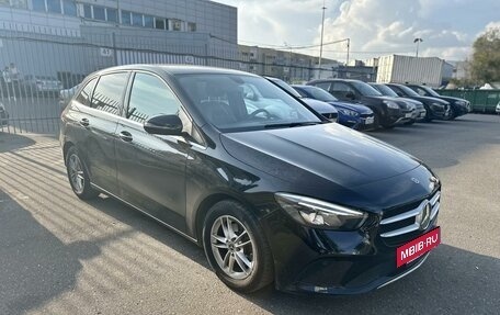 Mercedes-Benz B-Класс, 2019 год, 2 099 000 рублей, 2 фотография