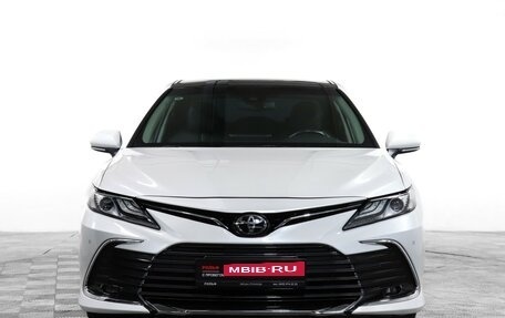 Toyota Camry, 2023 год, 3 490 000 рублей, 2 фотография