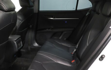 Toyota Camry, 2023 год, 3 490 000 рублей, 10 фотография