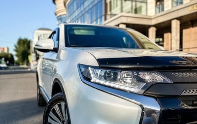 Mitsubishi Outlander III рестайлинг 3, 2019 год, 1 950 000 рублей, 1 фотография