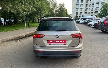 Volkswagen Tiguan II, 2019 год, 2 600 000 рублей, 3 фотография