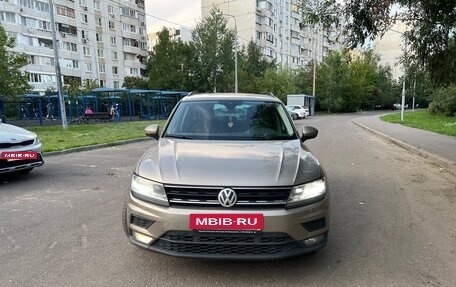 Volkswagen Tiguan II, 2019 год, 2 600 000 рублей, 2 фотография