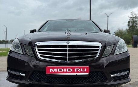 Mercedes-Benz E-Класс, 2013 год, 1 399 000 рублей, 2 фотография