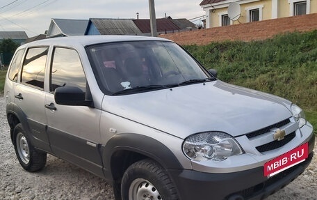 Chevrolet Niva I рестайлинг, 2012 год, 450 000 рублей, 4 фотография