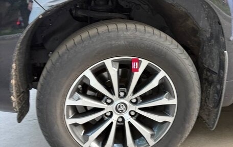 Toyota Land Cruiser Prado 150 рестайлинг 2, 2018 год, 4 849 000 рублей, 10 фотография