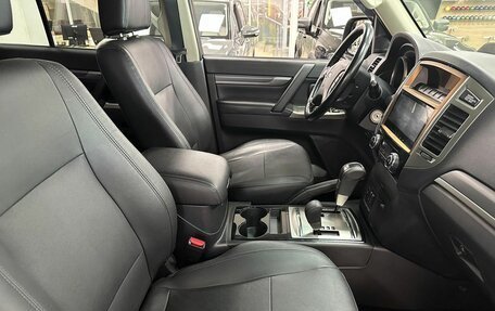 Mitsubishi Pajero IV, 2018 год, 3 550 000 рублей, 10 фотография