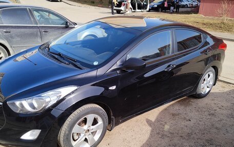 Hyundai Elantra V, 2013 год, 800 000 рублей, 2 фотография