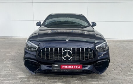 Mercedes-Benz E-Класс, 2019 год, 3 450 000 рублей, 2 фотография