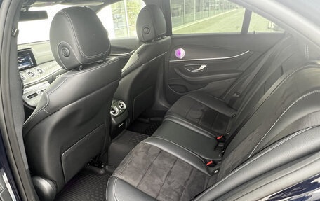 Mercedes-Benz E-Класс, 2019 год, 3 450 000 рублей, 15 фотография