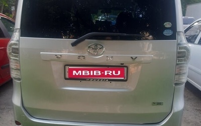 Toyota Voxy II, 2010 год, 1 400 000 рублей, 1 фотография