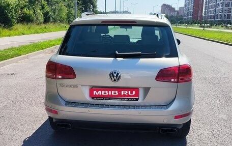Volkswagen Touareg III, 2011 год, 1 990 000 рублей, 4 фотография
