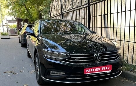 Volkswagen Passat B8 рестайлинг, 2021 год, 3 000 000 рублей, 3 фотография