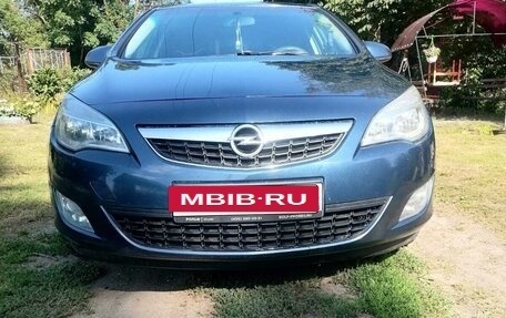 Opel Astra J, 2011 год, 750 000 рублей, 4 фотография